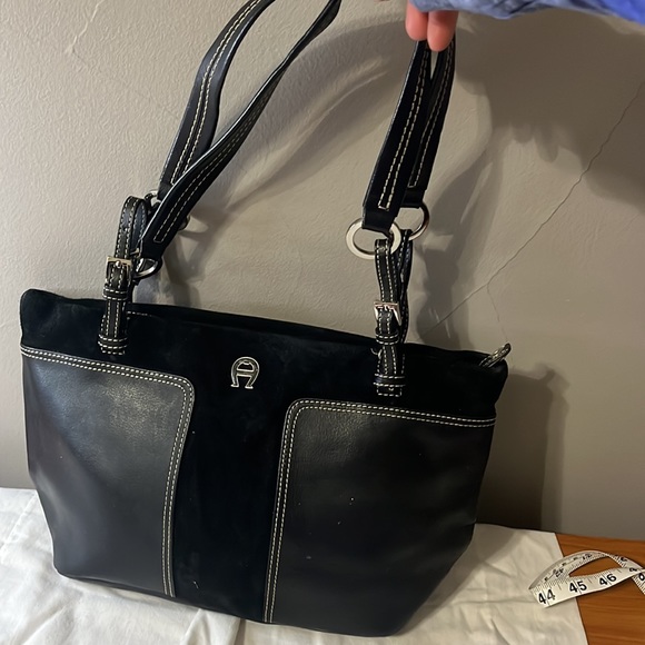 Etienne Aigner black leather shoulder purse (15” x 10.5” x  6”) - Picture 2 of 12